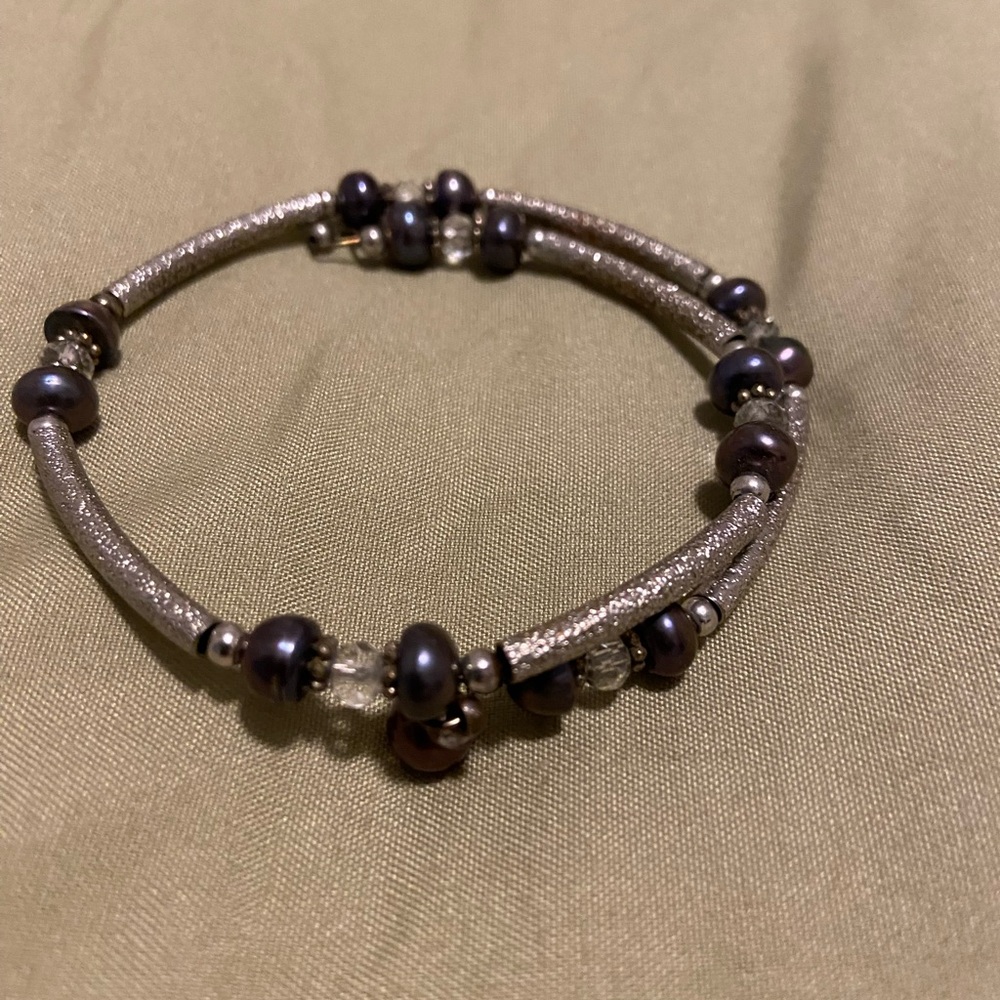 Vantel Pearls Silver and Purple Bracelet with Elegant Design